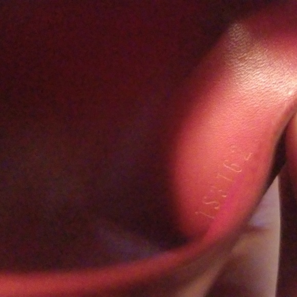 LOUIS VUITTON Red vernis Key Holder - Picture 12 of 17